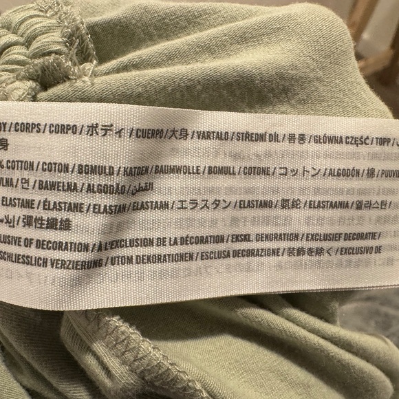 Hollister Womens Smocked Crop Top Stretch Light Green Off Shoulder - Size XXL - Picture 4 of 5